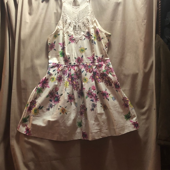 Colorful Dress - Picture 2 of 4